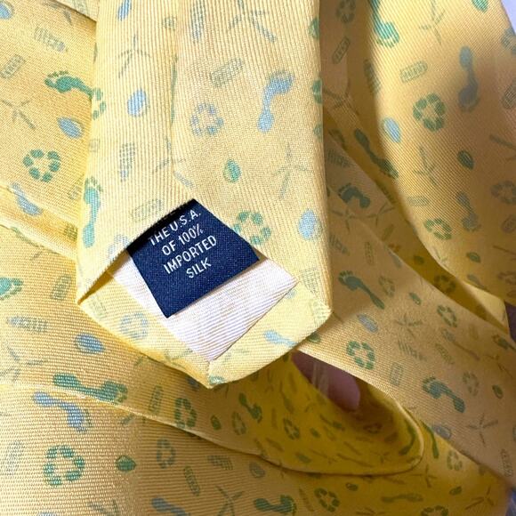 Vineyard Vines VanEck Silk Tie Recycle Earth Friendly Print Yellow - Picture 3 of 6
